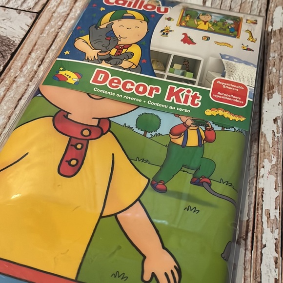 Caillou Decor Kit: Prepositional Stickers - Picture 2 of 7